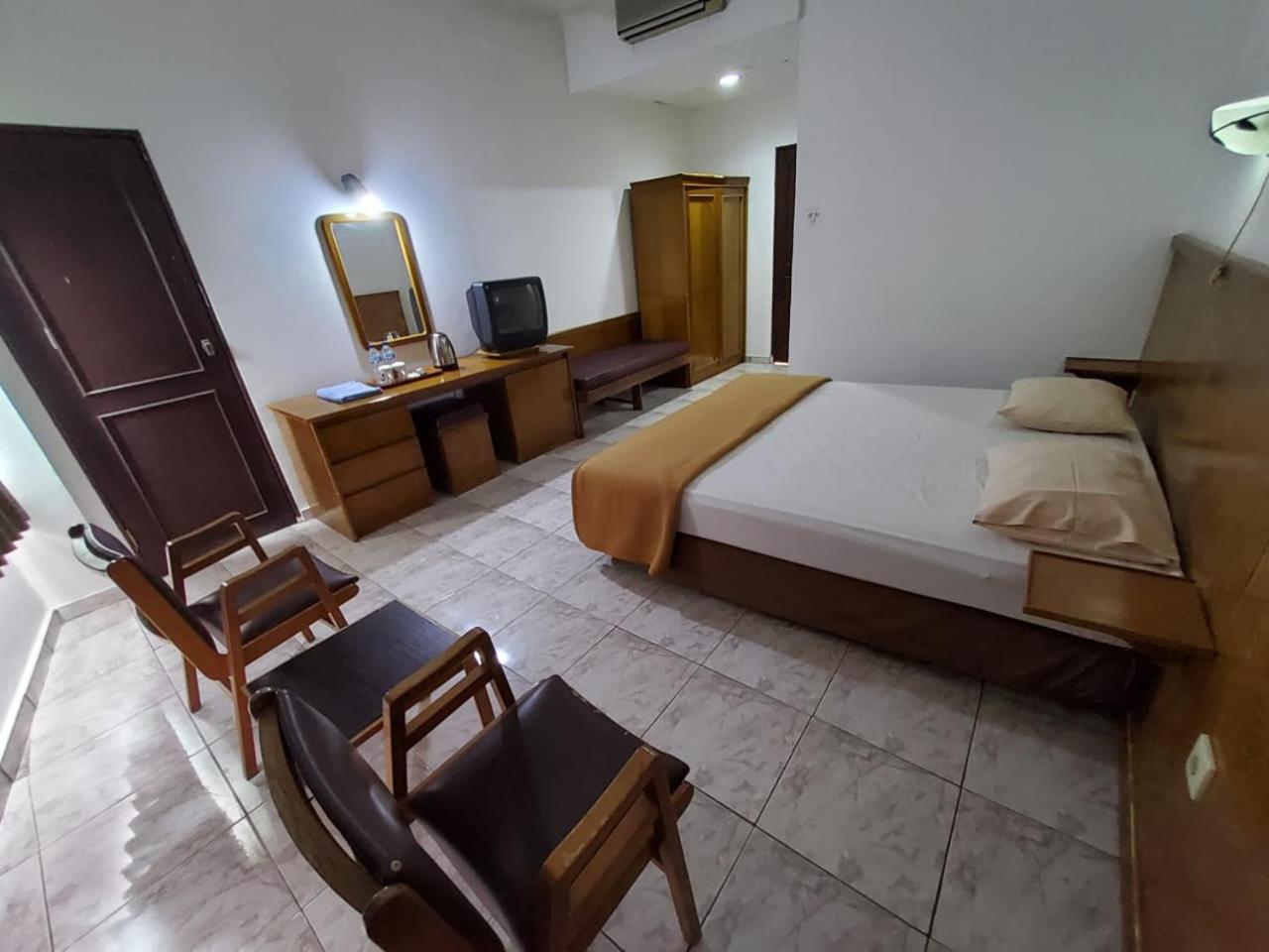 Hotel Kumala Samudra Cikakak Exterior photo