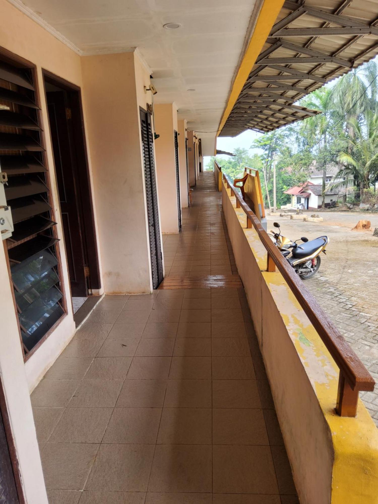 Hotel Kumala Samudra Cikakak Exterior photo